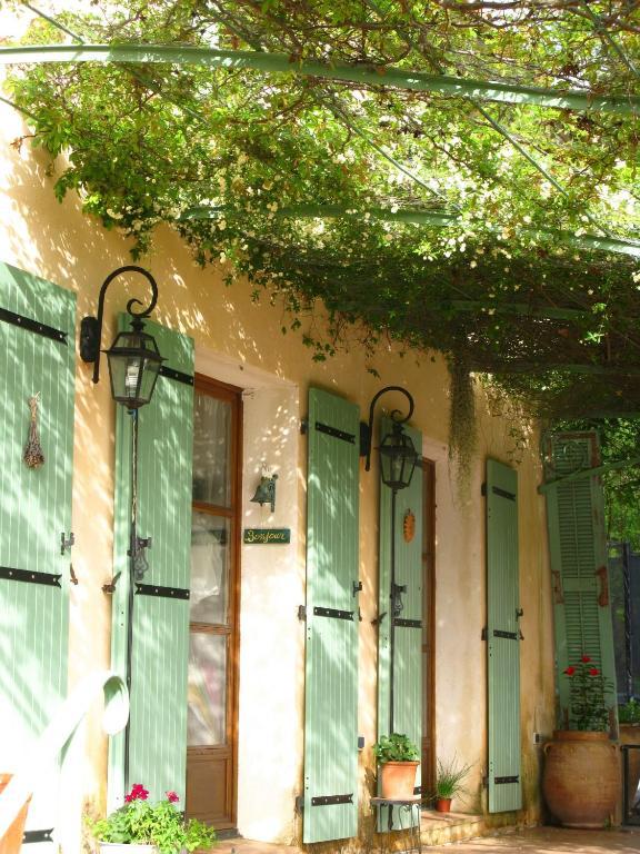 L'Oustaou B&B Piscine & Spa Besse-sur-Issole ภายนอก รูปภาพ
